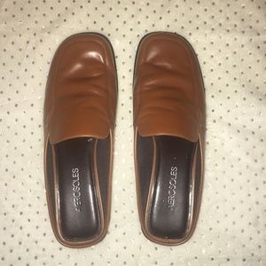 Women's Aerosole Tan Leather Slides Size 8